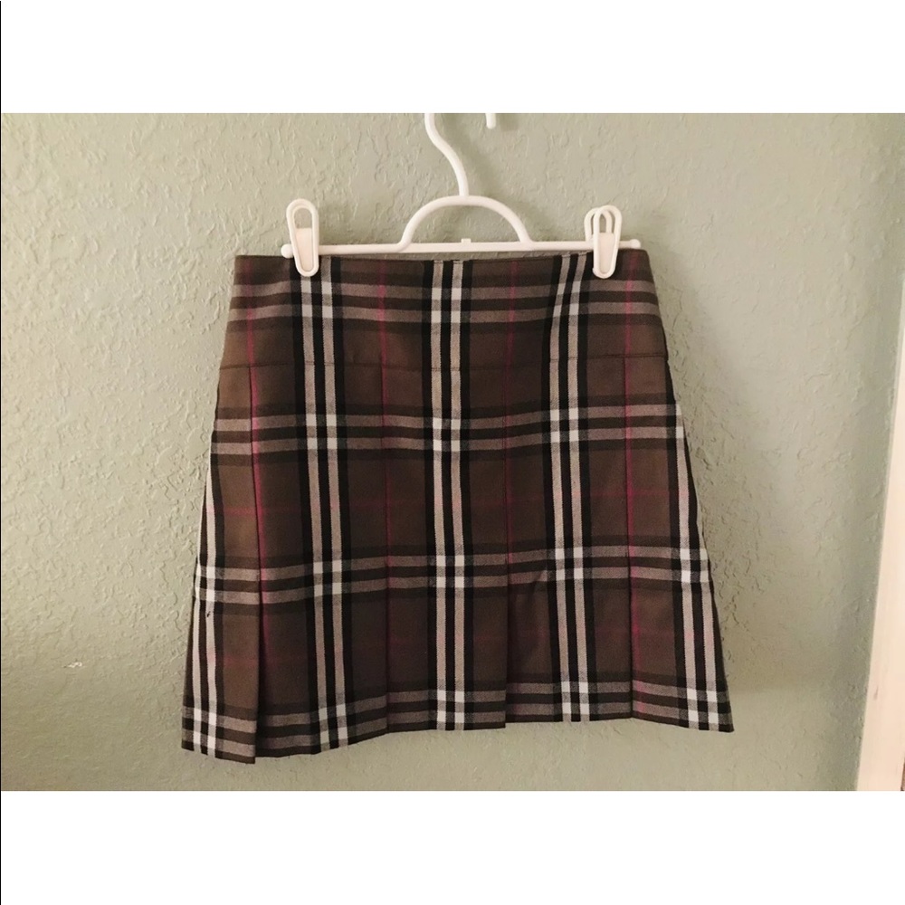 Burberry skirt plaid pleated Size 2 NWOT